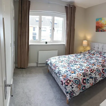 Wicklow Hills * Newtown Mount Kennedy